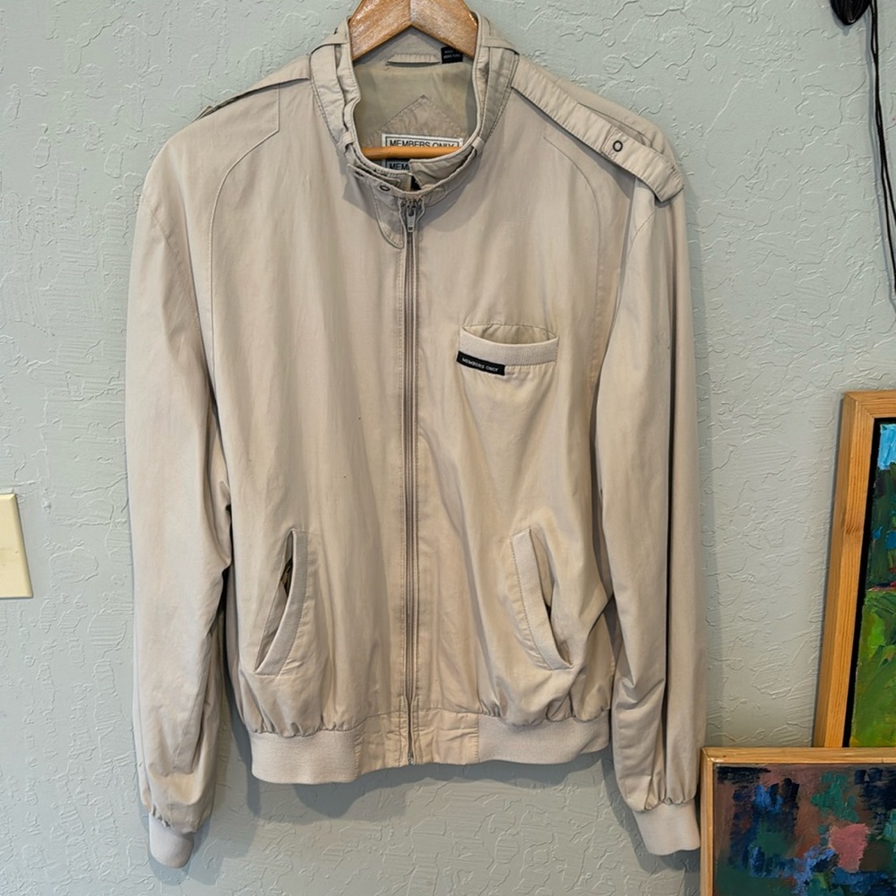 Vintage Members Only Men’s bomber spring weight jacket size Large/XL.